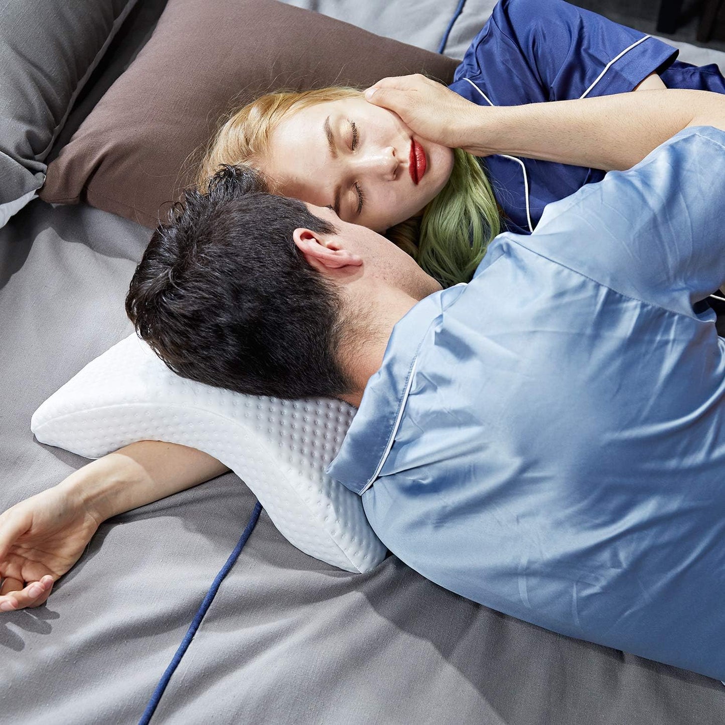 Sleeping Cuddle Pillow for Couple, Memory Foam Arched U-Shaped Arm Hole Pillow, Providing Comfort and Support in Travel Rest Office and Bed